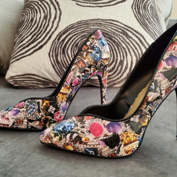 Shoes - Picture 2 of 3